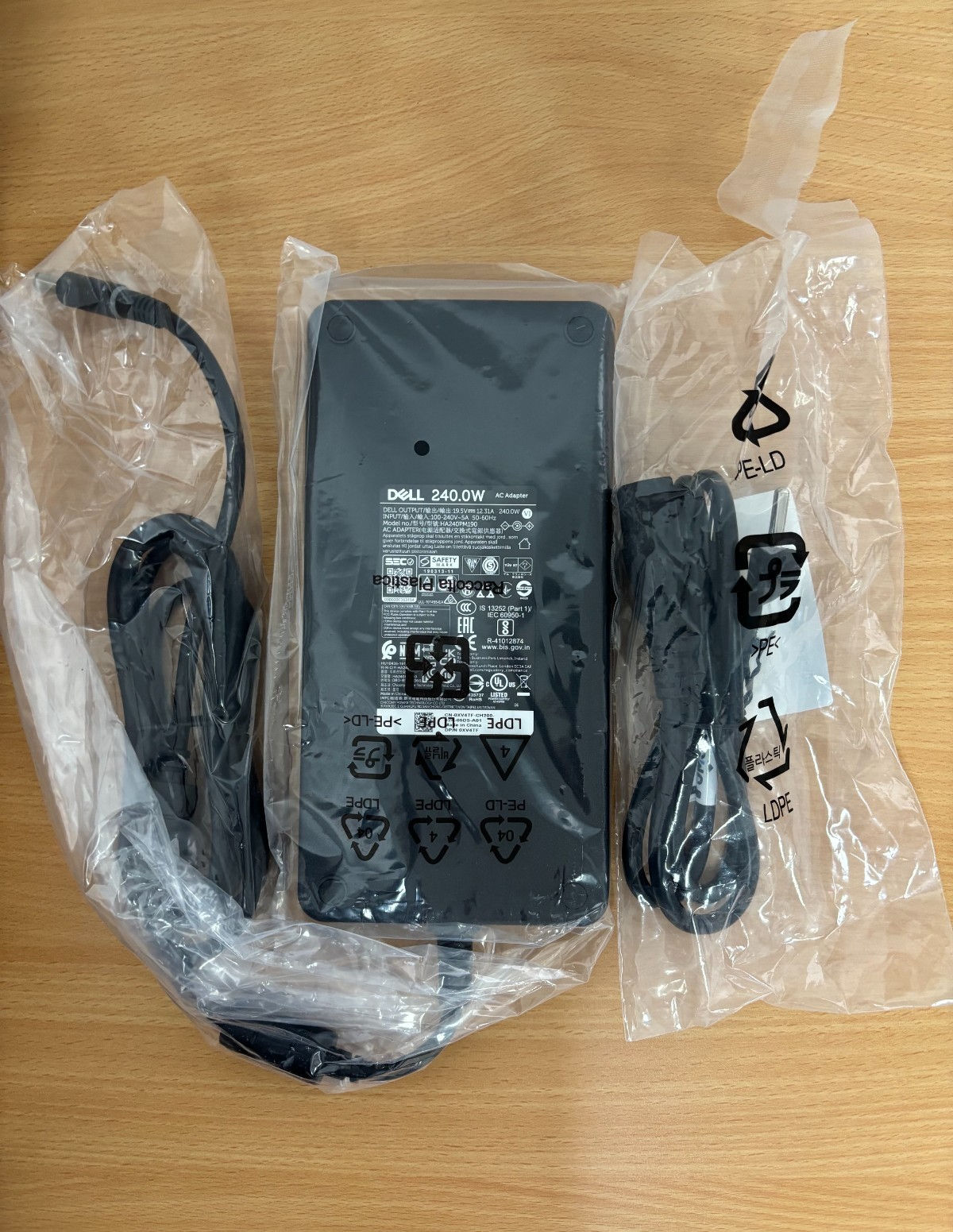 Dell Dock WD19DCS mit 240 Watt Netzteil 2x USB-C, 3x USB-A  2x DP  HDMI LAN4