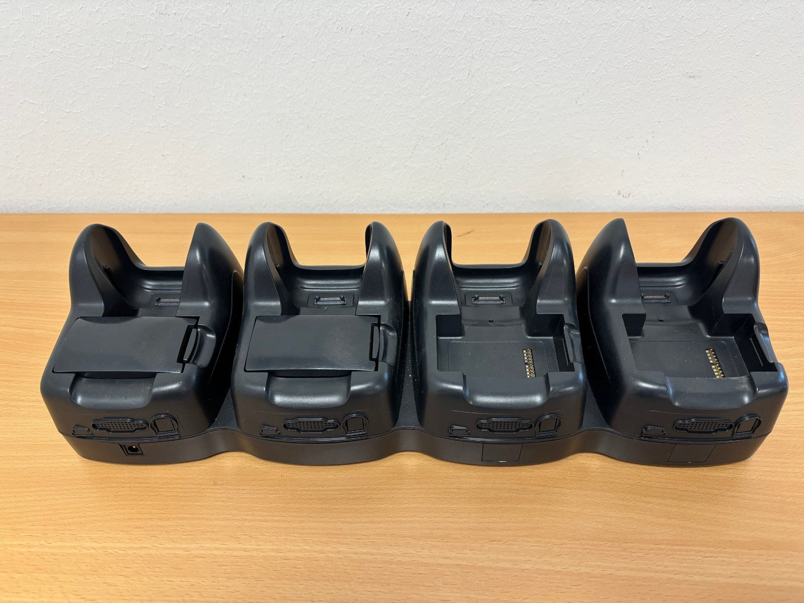 Datalogic Falcon x3 Barcode Scanner mit 4 Slot Dock Charger1